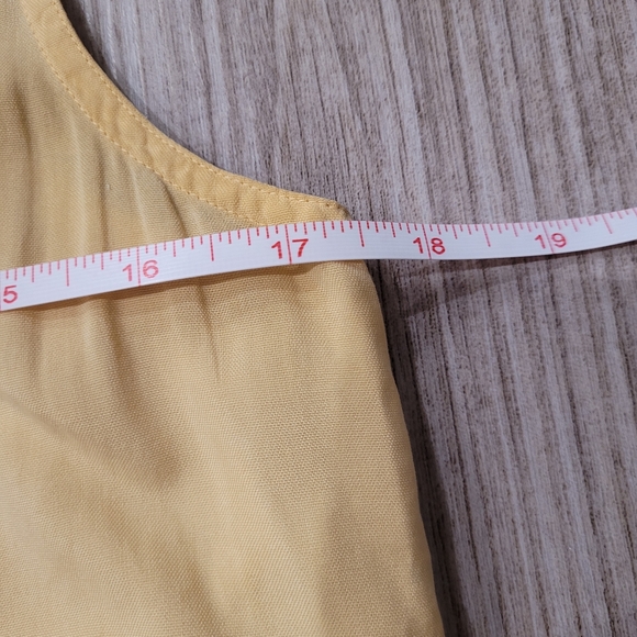 Vintage Anna and Frank Silk Soft 100% Silk Yellow Sleeveless Button Blouse SP - Picture 5 of 8